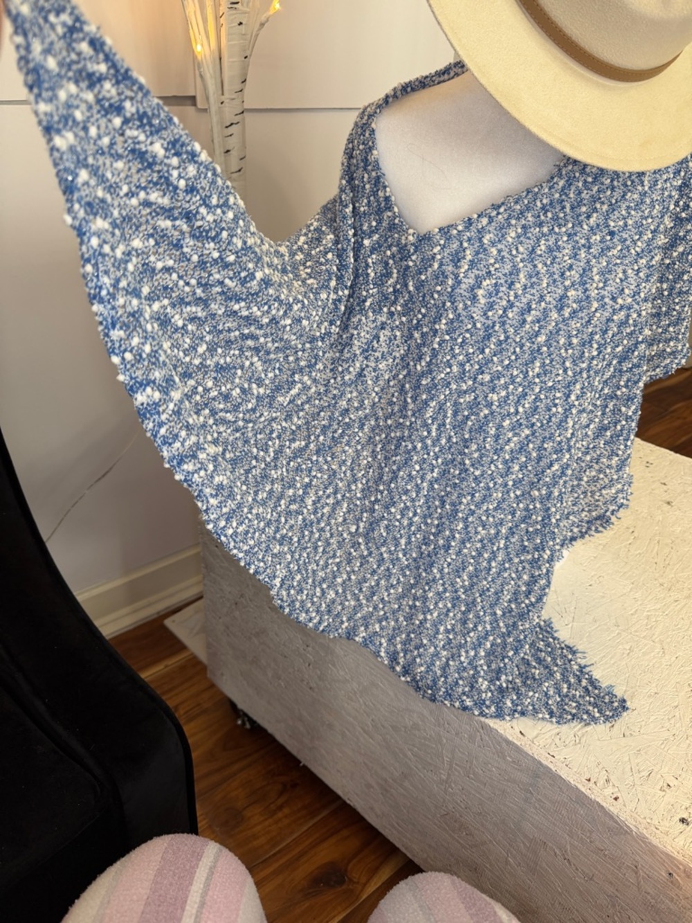 NWOT wrap sm to 1x on/off shoulder blue/wht beautiful stretch knit cotton